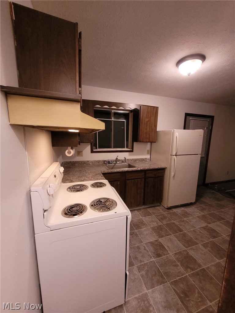 120 N Main Street Creston OH 44217