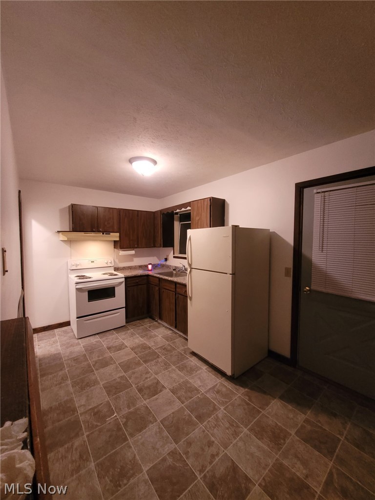 120 N Main Street Creston OH 44217