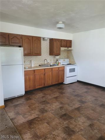 120 N Main Street Creston OH 44217