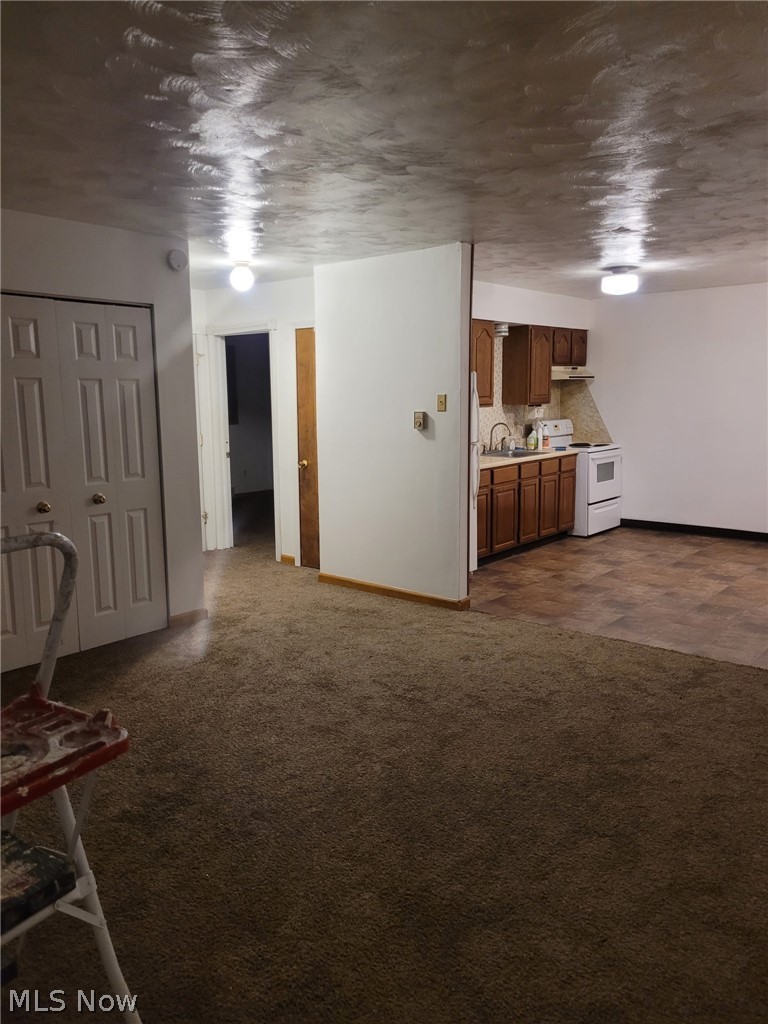 120 N Main Street Creston OH 44217