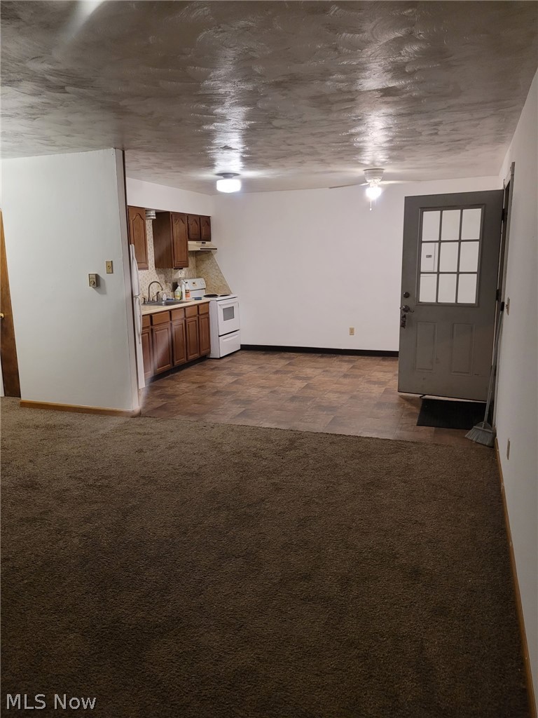 120 N Main Street Creston OH 44217