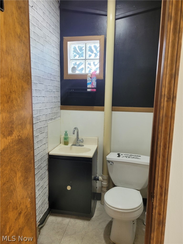 120 N Main Street Creston OH 44217