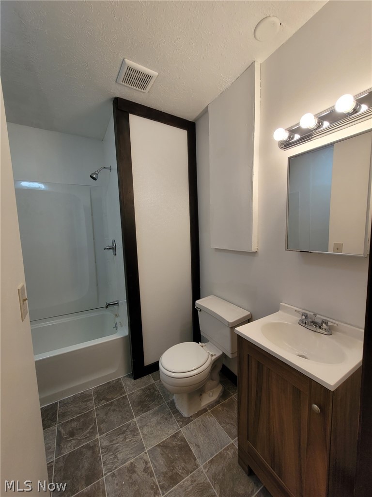 120 N Main Street Creston OH 44217