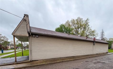 300 Maple Street Niles OH 44446