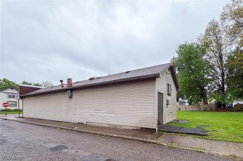 300 Maple Street Niles OH 44446