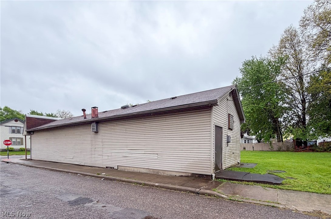 300 Maple Street Niles OH 44446