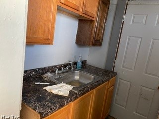 1724 Hartshorn Road East Cleveland OH 44112