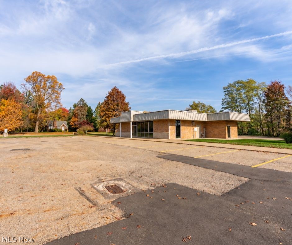 2662 Columbus Road NE Canton OH 44705