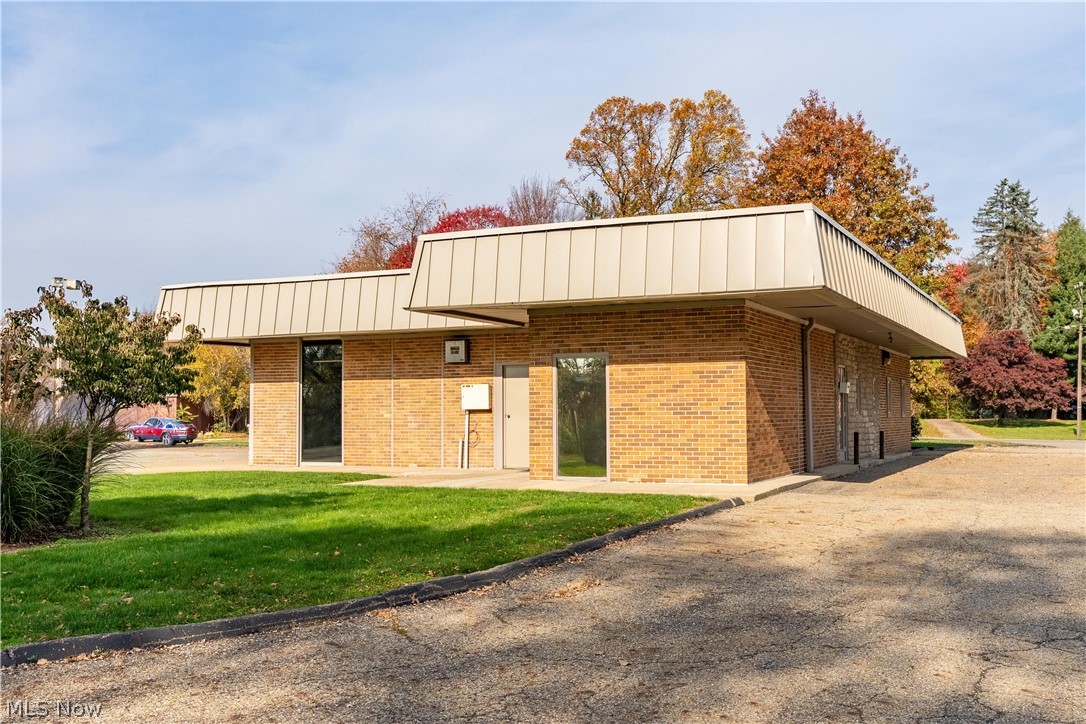 2662 Columbus Road NE Canton OH 44705