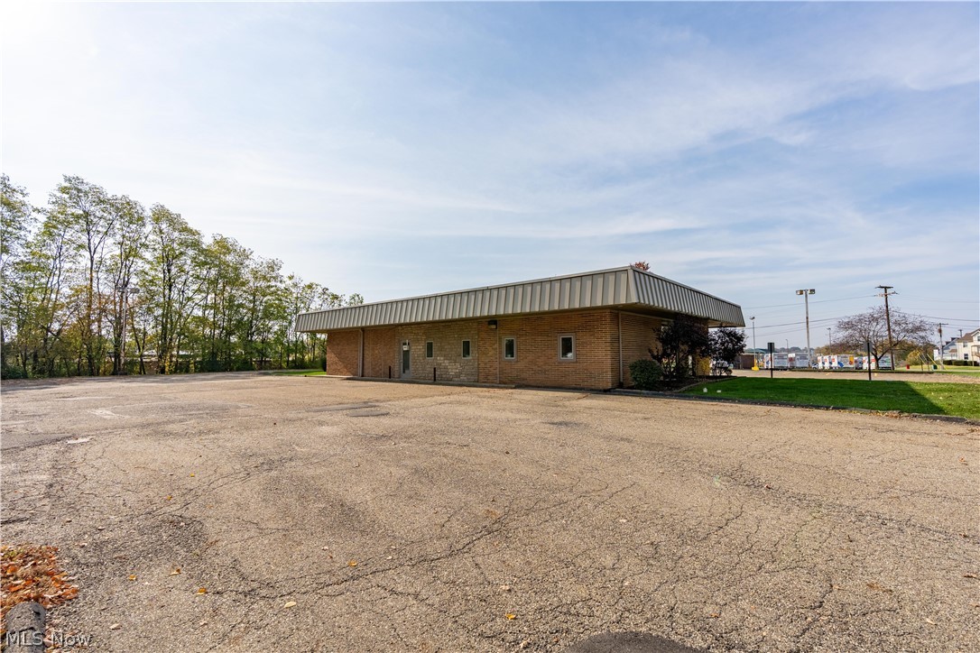 2662 Columbus Road NE Canton OH 44705
