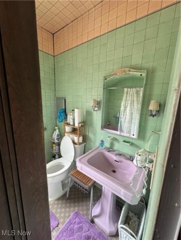 5337 Dolloff Road Cleveland OH 44127