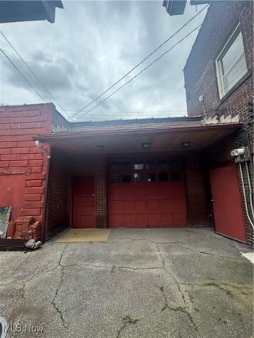 5337 Dolloff Road Cleveland OH 44127