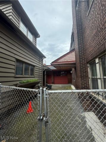 5337 Dolloff Road Cleveland OH 44127