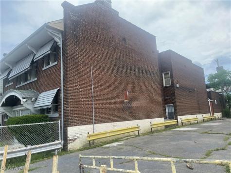 5337 Dolloff Road Cleveland OH 44127