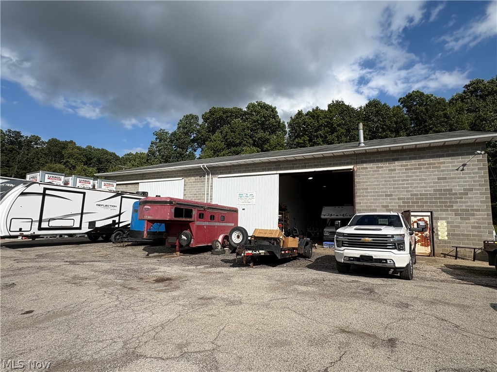 14533 E Liverpool Road East Liverpool OH 43920
