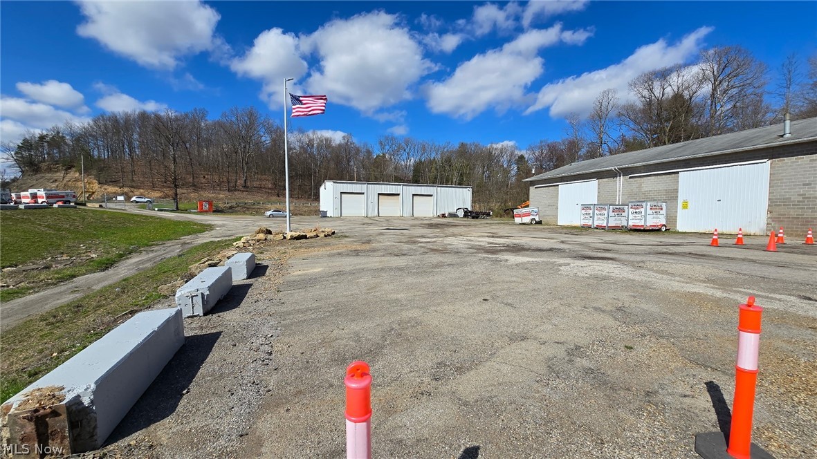 14533 E Liverpool Road East Liverpool OH 43920