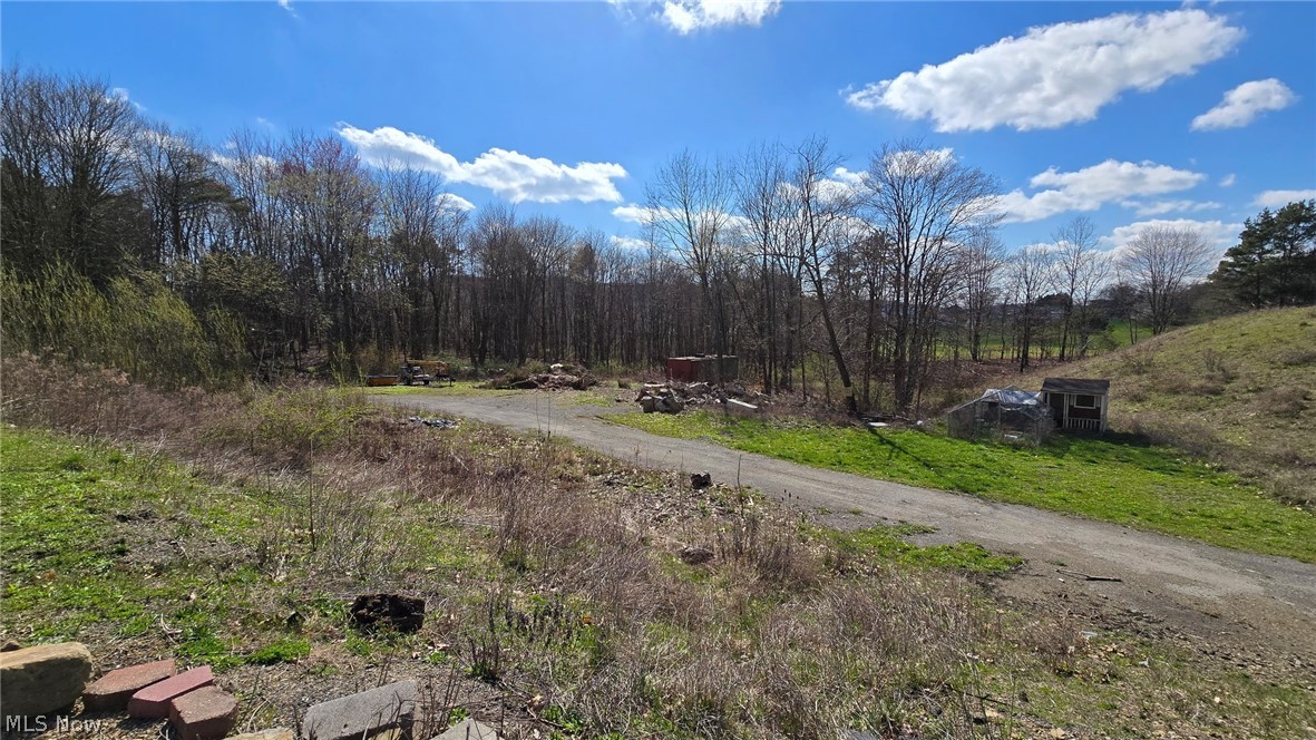 14533 E Liverpool Road East Liverpool OH 43920