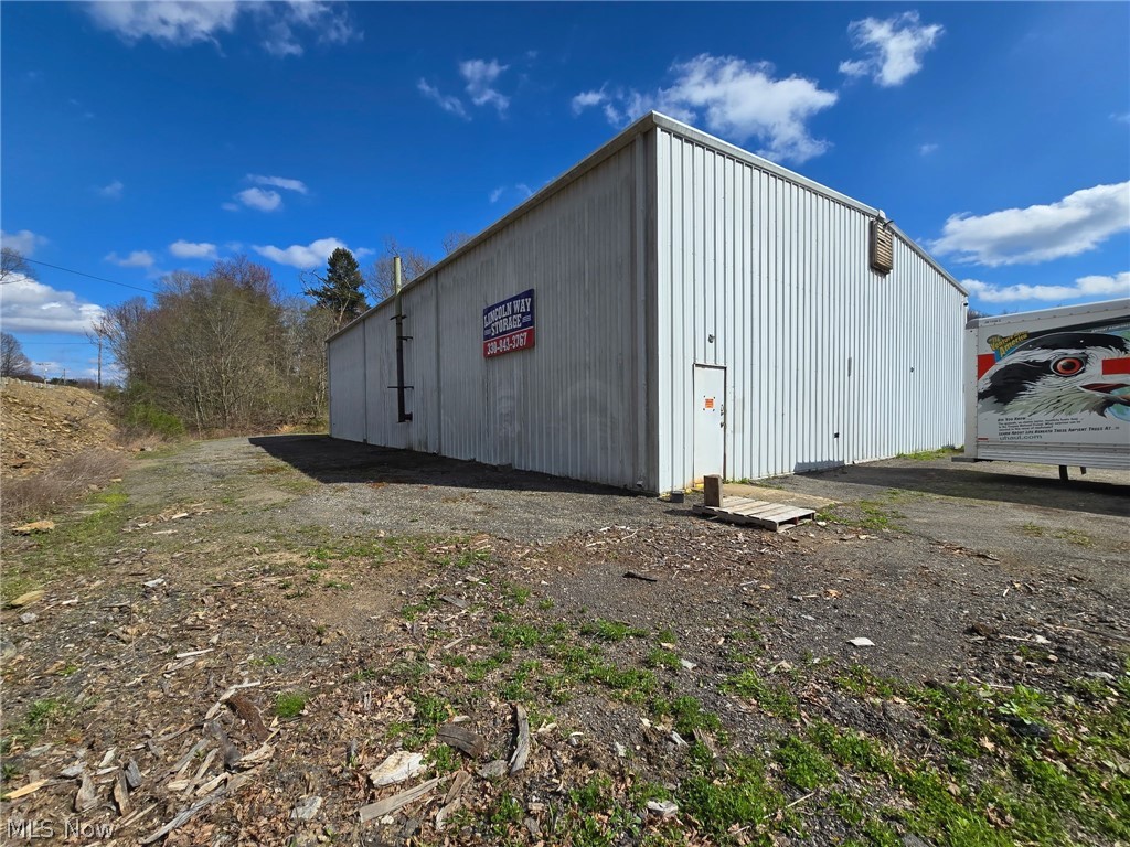 14533 E Liverpool Road East Liverpool OH 43920