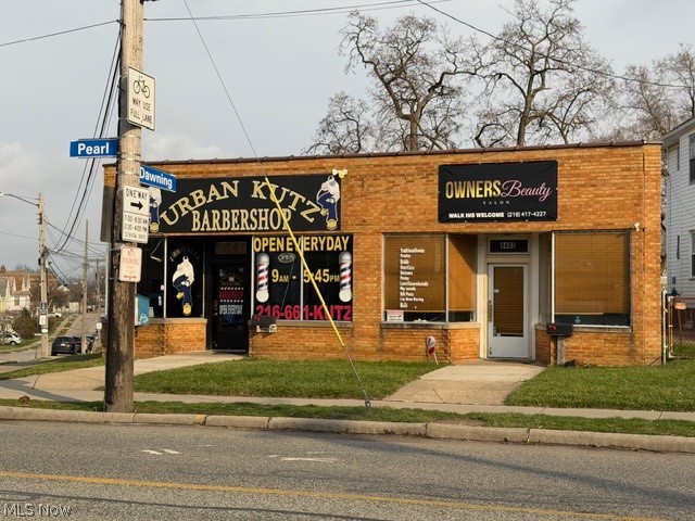 4491-4493 Pearl Road Cleveland OH 44109