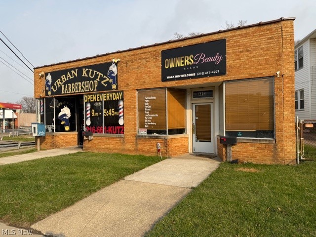 4491-4493 Pearl Road Cleveland OH 44109