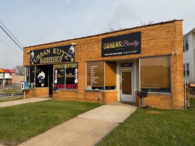 4491-4493 Pearl Road Cleveland OH 44109