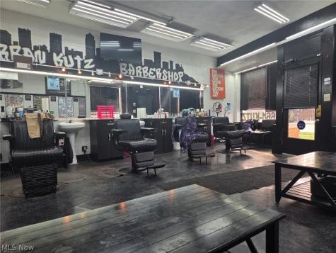 4491-4493 Pearl Road Cleveland OH 44109