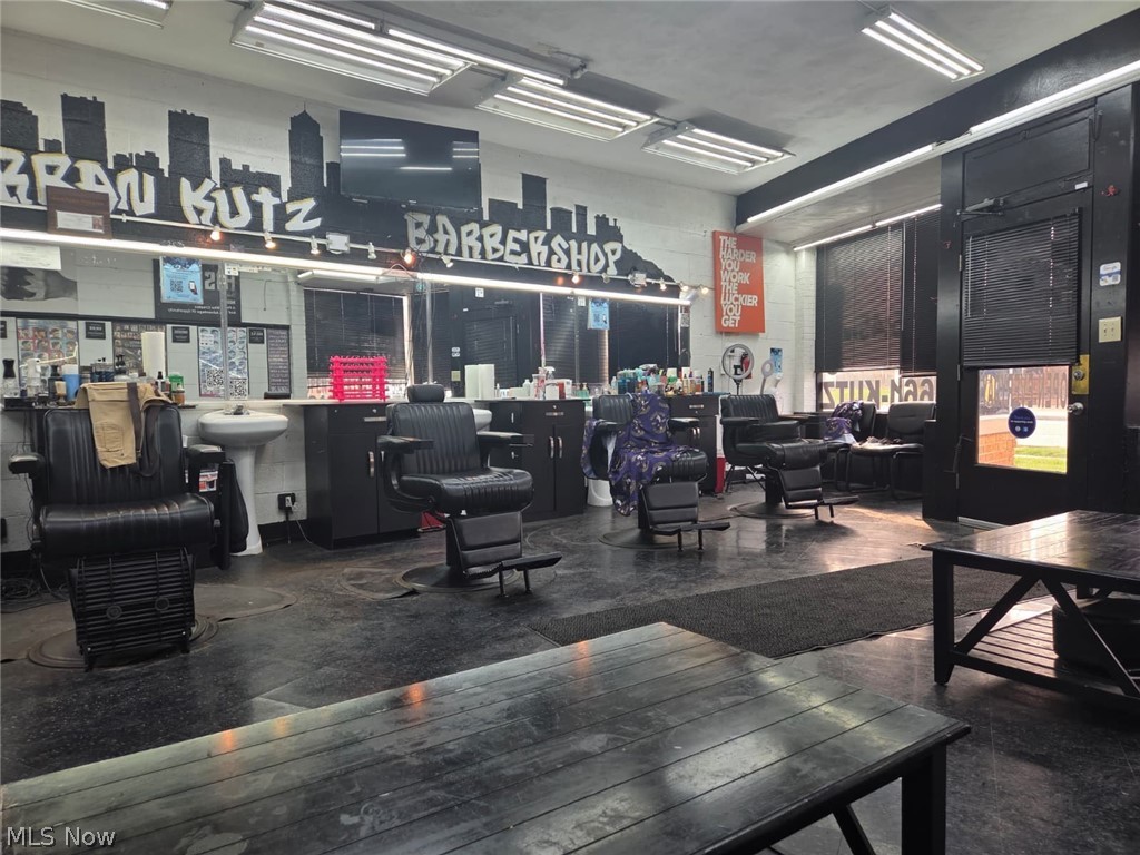 4491-4493 Pearl Road Cleveland OH 44109