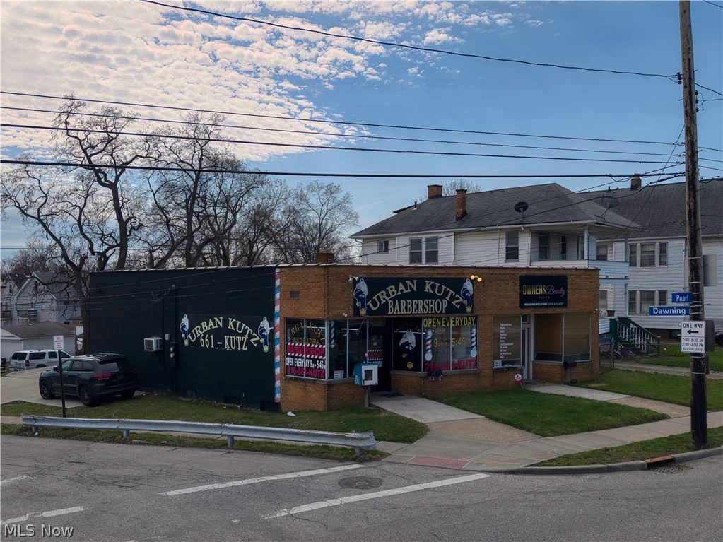 4491-4493 Pearl Road Cleveland OH 44109