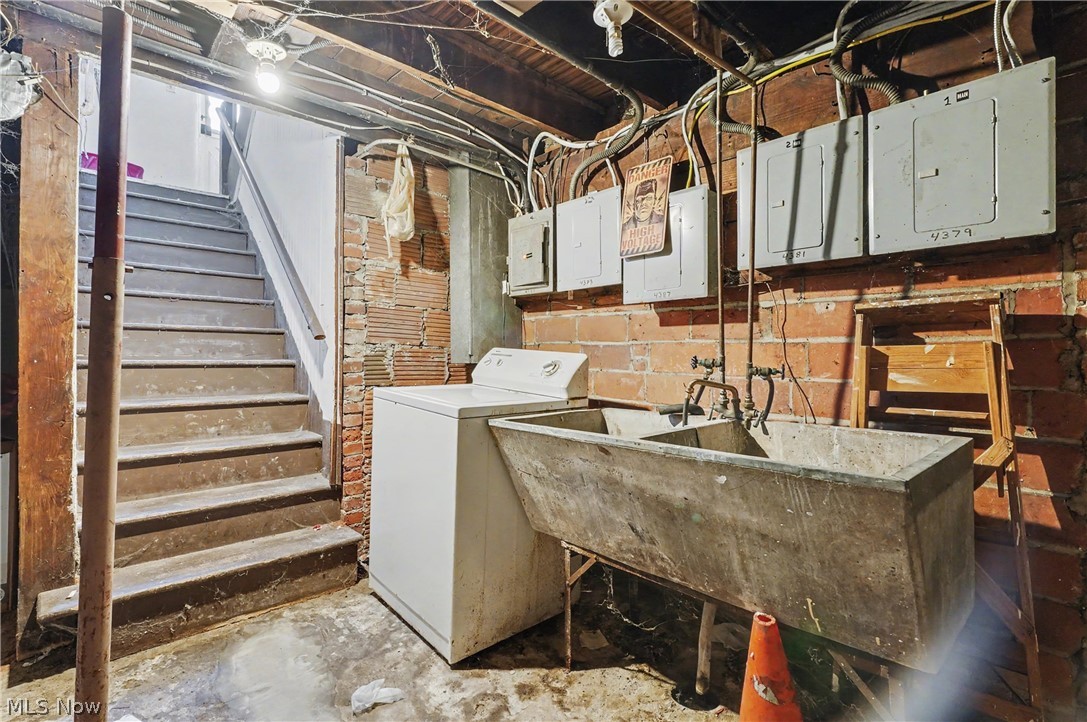 4387 Center Street Willoughby OH 44094