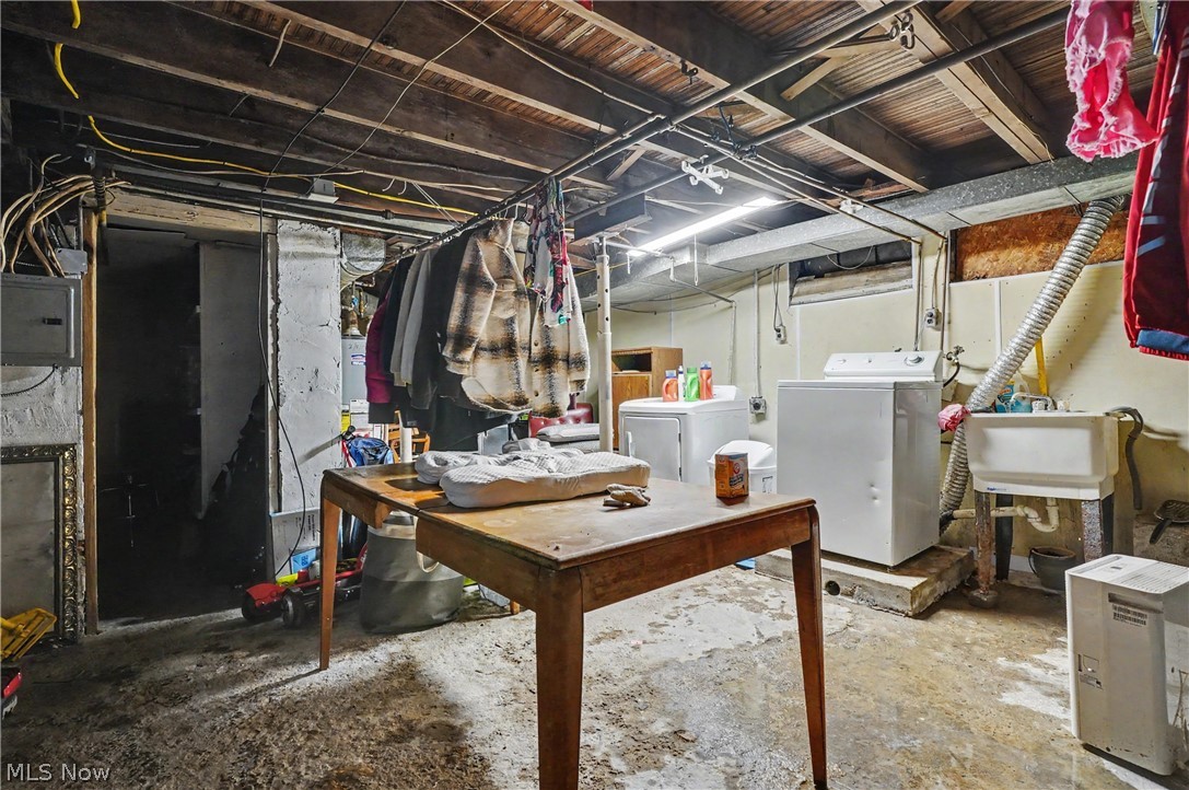 4387 Center Street Willoughby OH 44094