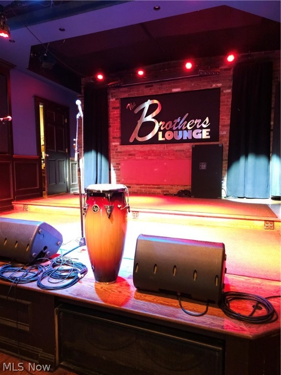 11609 Detroit Avenue Cleveland OH 44102