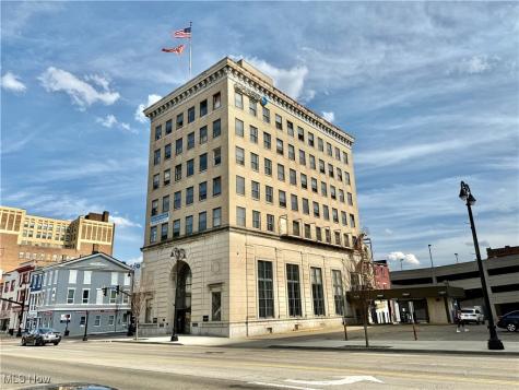 11 Lincoln Way W Massillon OH 44647