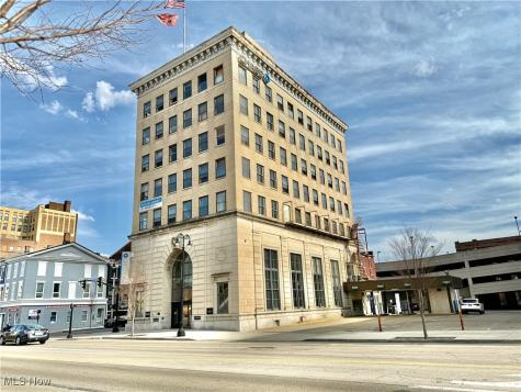 11 Lincoln Way W Massillon OH 44647