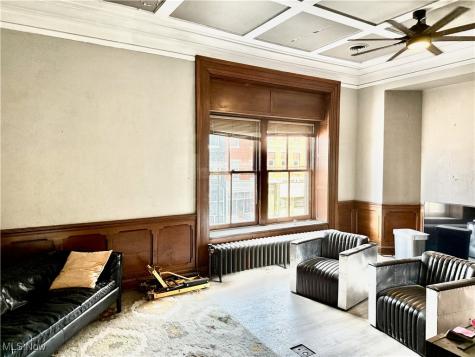 11 Lincoln Way W Massillon OH 44647