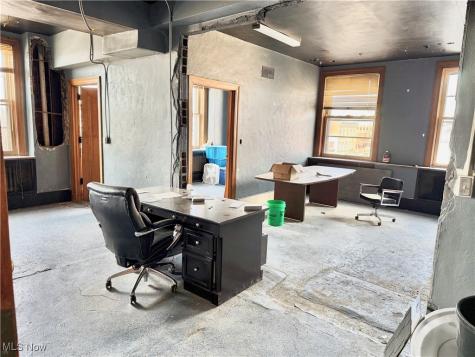 11 Lincoln Way W Massillon OH 44647