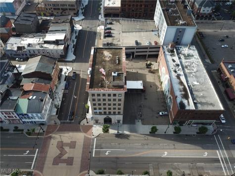 11 Lincoln Way W Massillon OH 44647