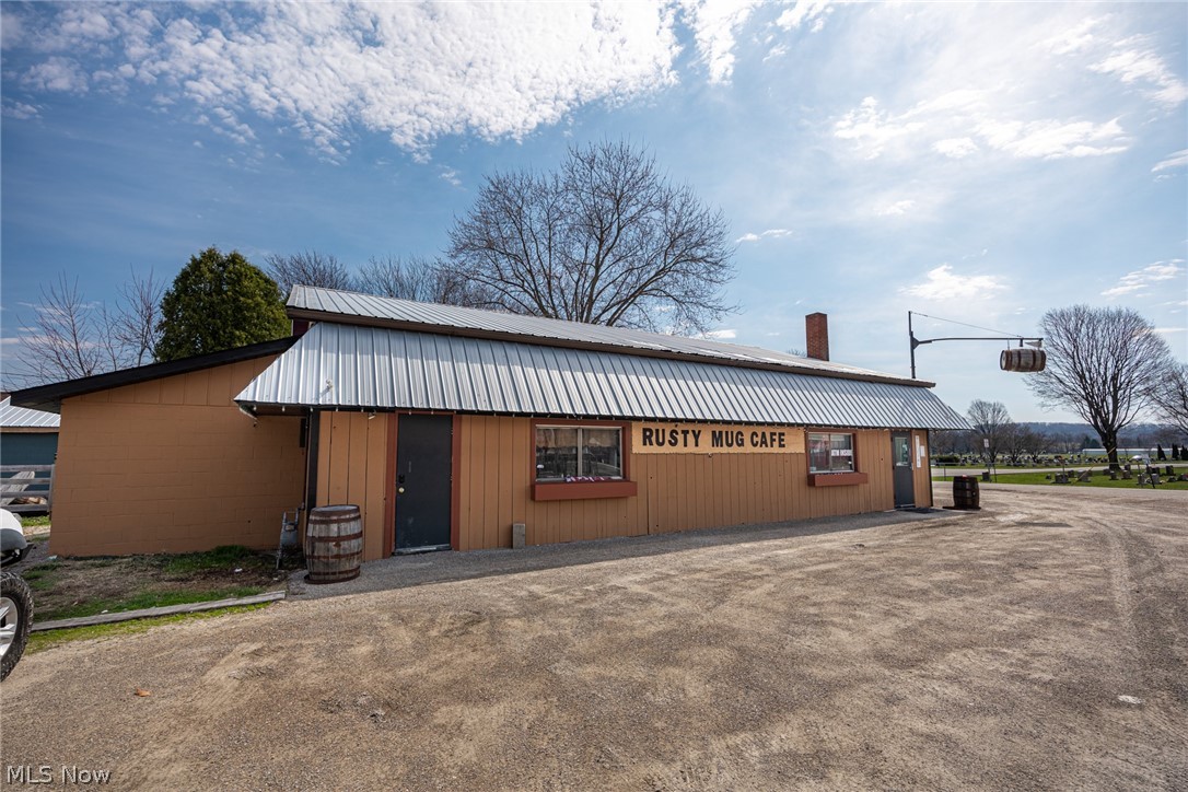 1330 S 6th Street Coshocton OH 43812