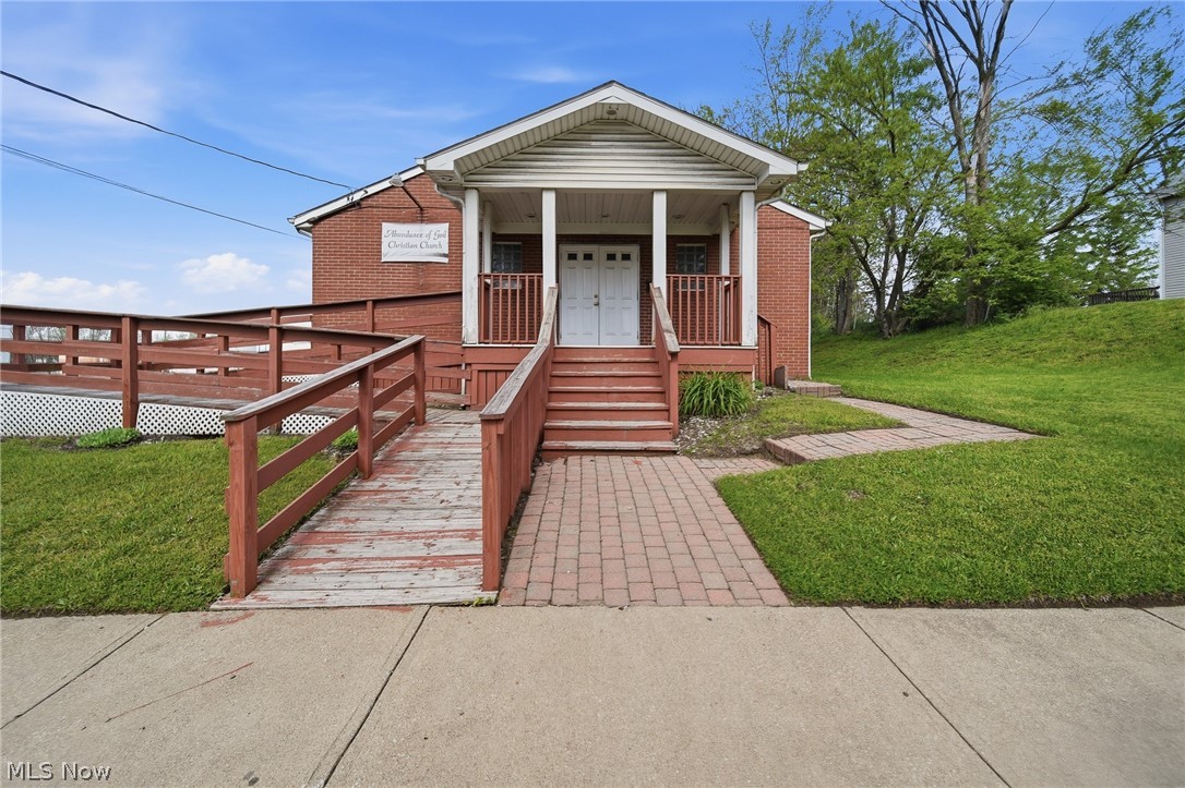 611 Hartford Avenue SE Canton OH 44707