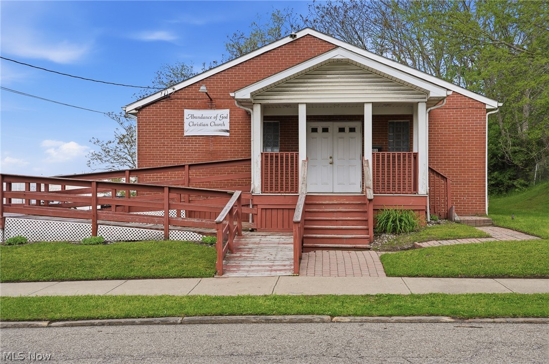 611 Hartford Avenue SE Canton OH 44707