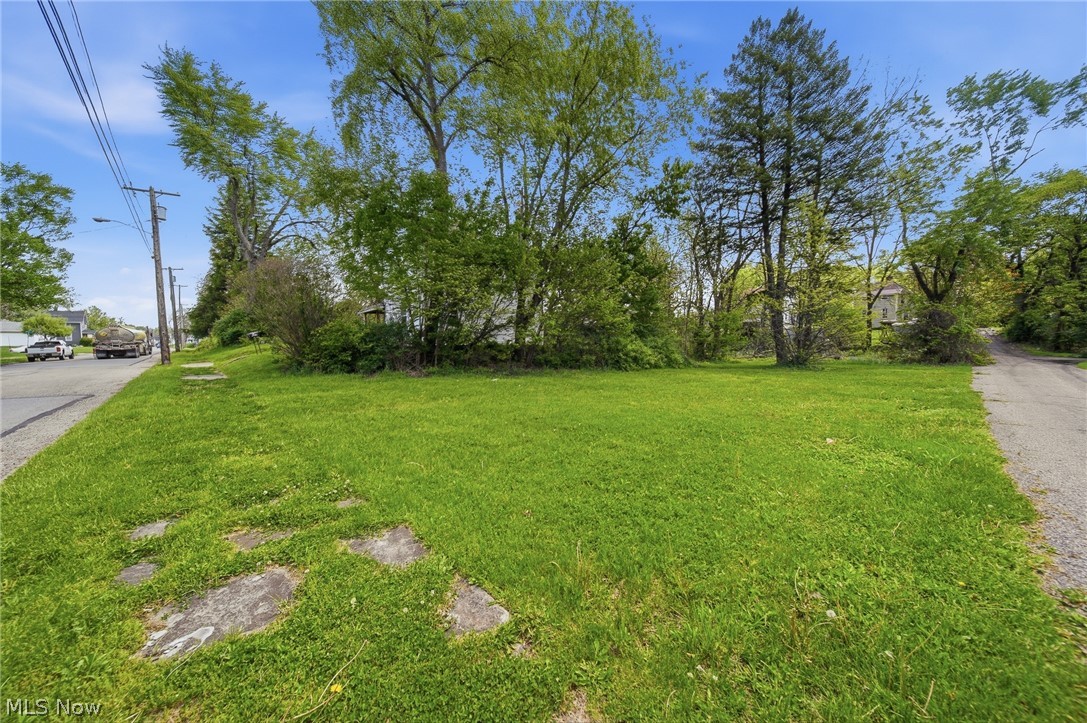 611 Hartford Avenue SE Canton OH 44707