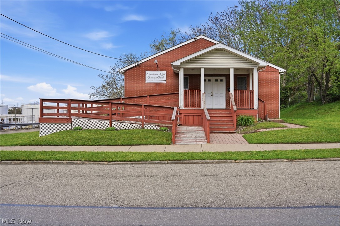 611 Hartford Avenue SE Canton OH 44707