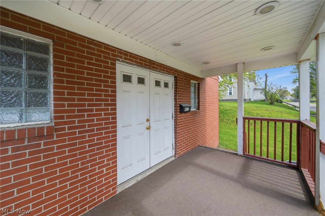 611 Hartford Avenue SE Canton OH 44707