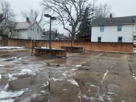 827 Middle Avenue Elyria OH 44035