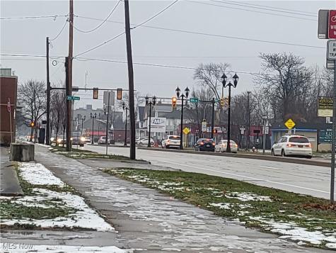 827 Middle Avenue Elyria OH 44035