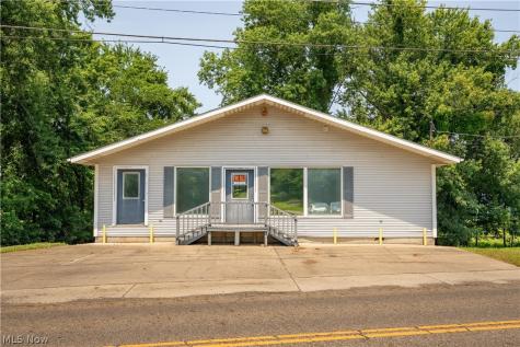 3249 Coral Road NW Malvern OH 44644