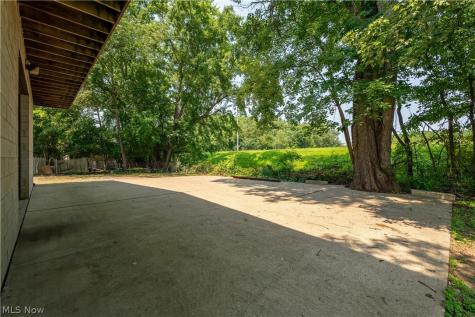 3249 Coral Road NW Malvern OH 44644