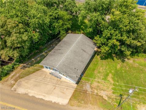 3249 Coral Road NW Malvern OH 44644