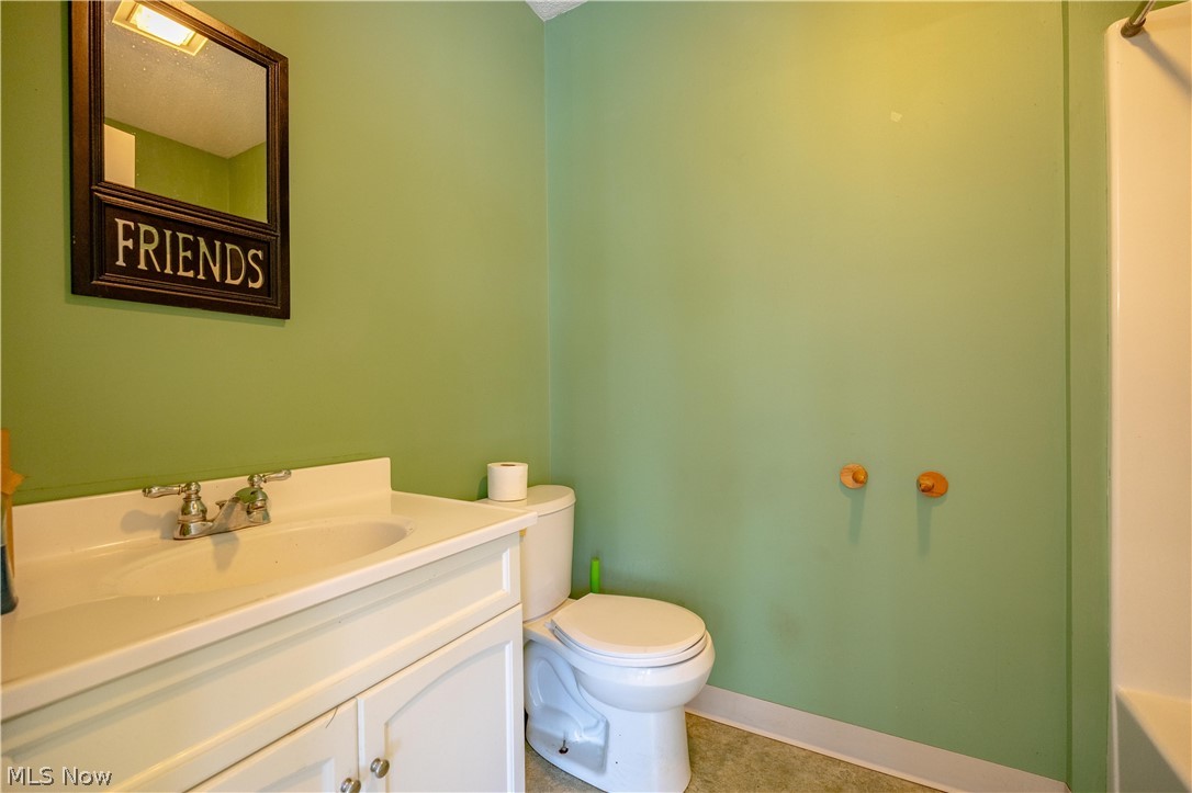 3249 Coral Road NW Malvern OH 44644