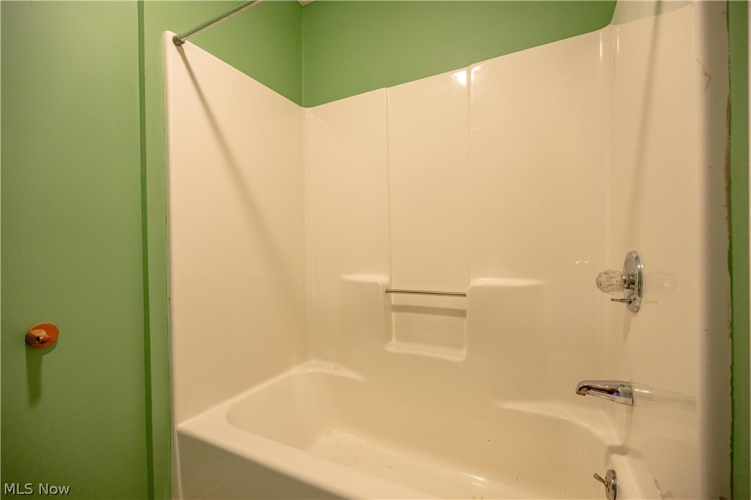 3249 Coral Road NW Malvern OH 44644