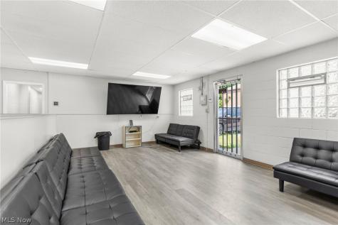 1104 Andrews Avenue Youngstown OH 44505